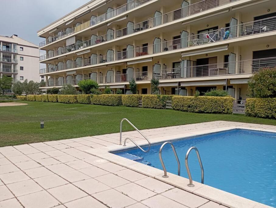 Apartamento En Primera Linea De Mar Roses Kültér fotó